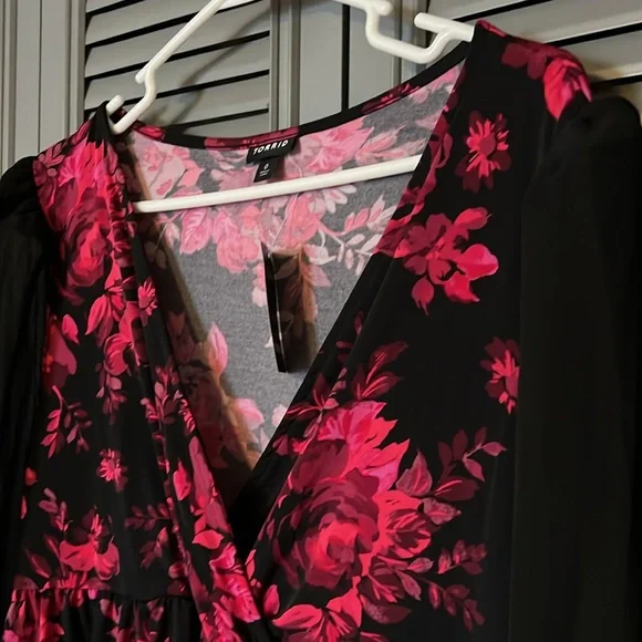 NWT Torrid : Rose Blouse - 0 - Picture 2 of 8